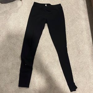 Red camel size small black leggings